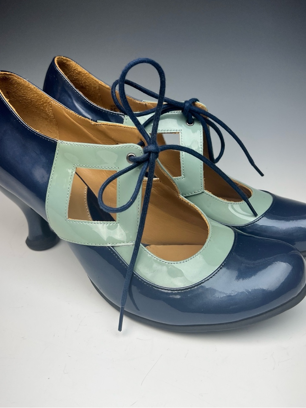 John Fluevog Bellevue Vestal Patent Leather Lace-Up Heels Blue Teal Discontinued